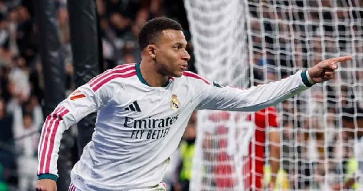 ريال مدريد يكتسح إشبيلية برباعية ويوجه إنذاراً شديد اللهجة لبرشلونة قبل الكلاسيكو